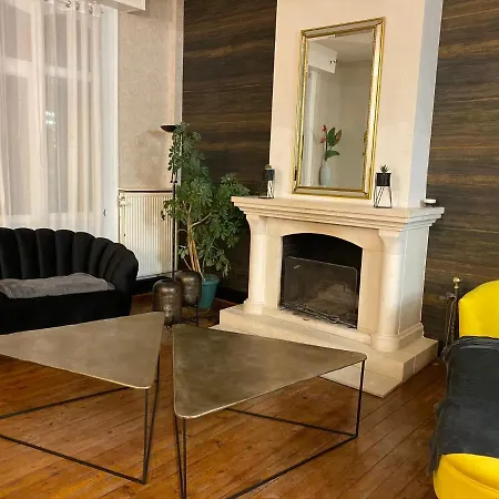 Bed and breakfast A La Perroy Les Sont Spacieuses Et Les Petit-déjeuners Offerts