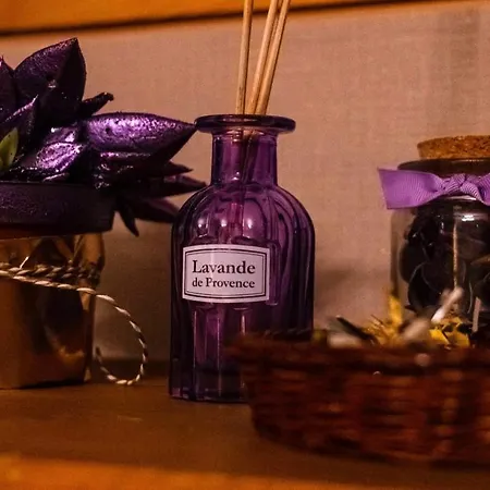 A La Perroy Les Sont Spacieuses Et Les Petit-déjeuners Offerts * Dunkirk