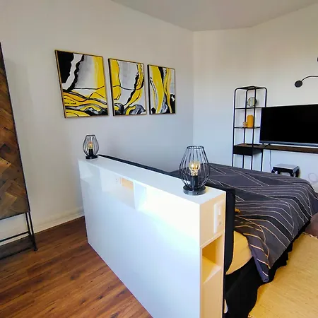 A La Perroy Les Sont Spacieuses Et Les Petit-déjeuners Offerts