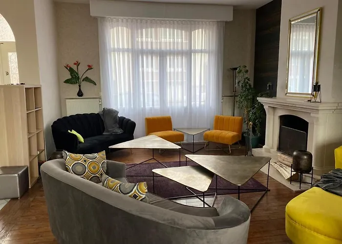 A La Perroy Les Sont Spacieuses Et Les Petit-dejeuners Offerts Bed & Breakfast