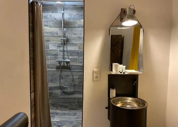 A La Perroy Les Sont Spacieuses Et Les Petit-dejeuners Offerts Dunkirk