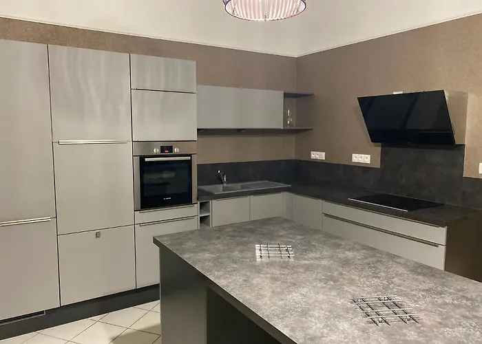 A La Perroy Les Sont Spacieuses Et Les Petit-dejeuners Offerts