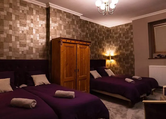 Bed & Breakfast A La Perroy Les Sont Spacieuses Et Les Petit-dejeuners Offerts *