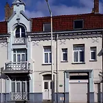 A La Perroy Les Sont Spacieuses Et Les Petit-dejeuners Offerts Nocleg ze śniadaniem *