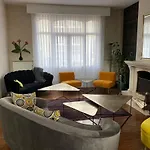 A La Perroy Les Sont Spacieuses Et Les Petit-dejeuners Offerts Nocleg ze śniadaniem