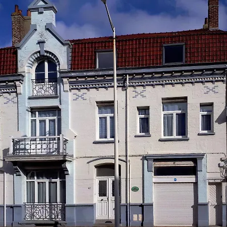 La Perroy Bed & Breakfast *