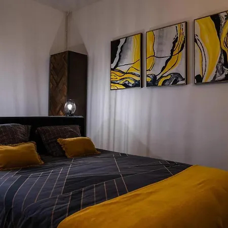 A La Perroy Les Sont Spacieuses Et Les Petit-dejeuners Offerts Bed & Breakfast Duinkerke
