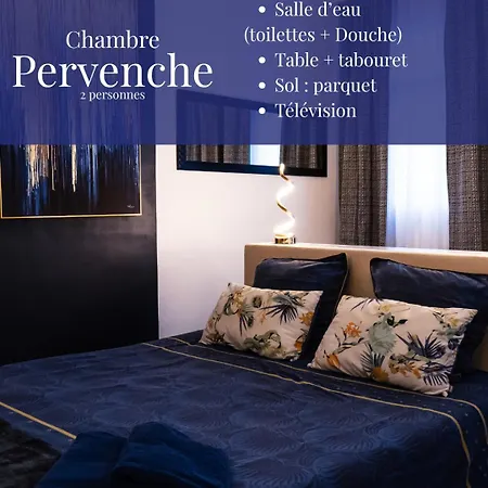 A La Perroy Les Sont Spacieuses Et Les Petit-dejeuners Offerts Couette-café *