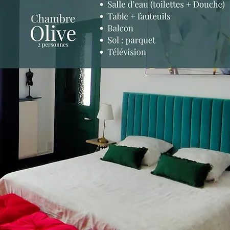 Couette-café A La Perroy Les Sont Spacieuses Et Les Petit-dejeuners Offerts *