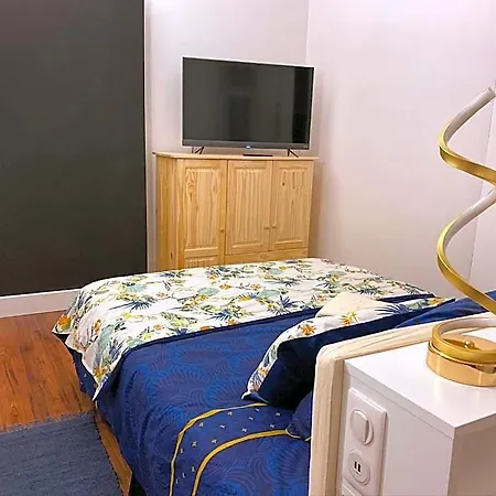 Bed and Breakfast A La Perroy Les Sont Spacieuses Et Les Petit-dejeuners Offerts *