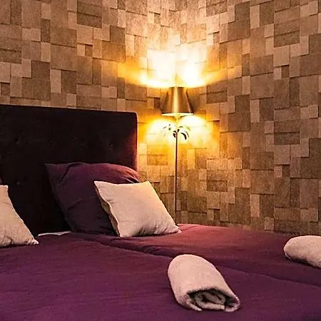 Bed and Breakfast A La Perroy Les Sont Spacieuses Et Les Petit-dejeuners Offerts